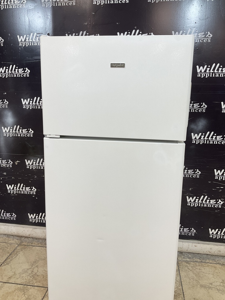 Hotpoint Refrigerator Top and Bottom 28x61 1/2” (white)