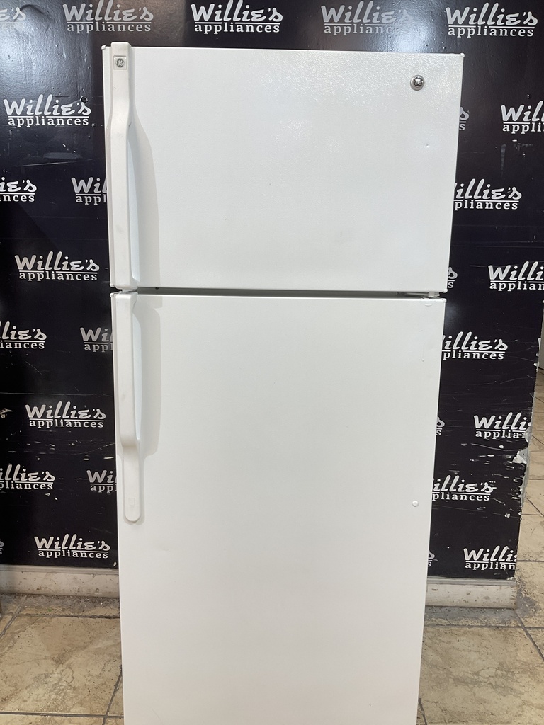 Ge Refrigerator Top and Bottom 28x67 (white) 