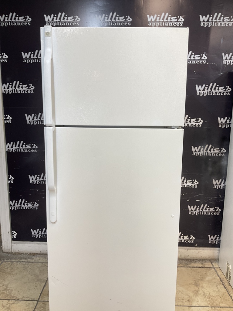 Ge Refrigerator Top and Bottom 28x67 (white)