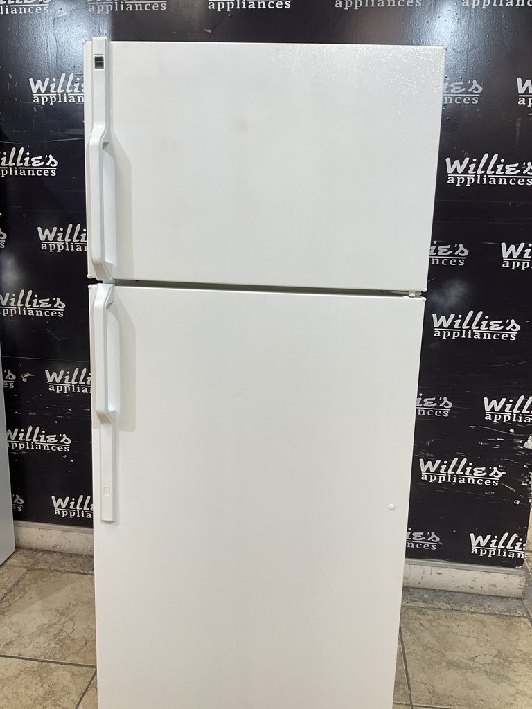Hotpoint Refrigerator Top and Bottom 28x64 1/2” (White) 