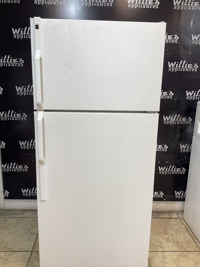 Ge Refrigerator Top and Bottom 28x64 1/2” (white) 
