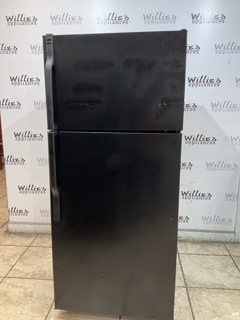 Hotpoint Refrigerator Top and Bottom 28x64 1/2” (black) 