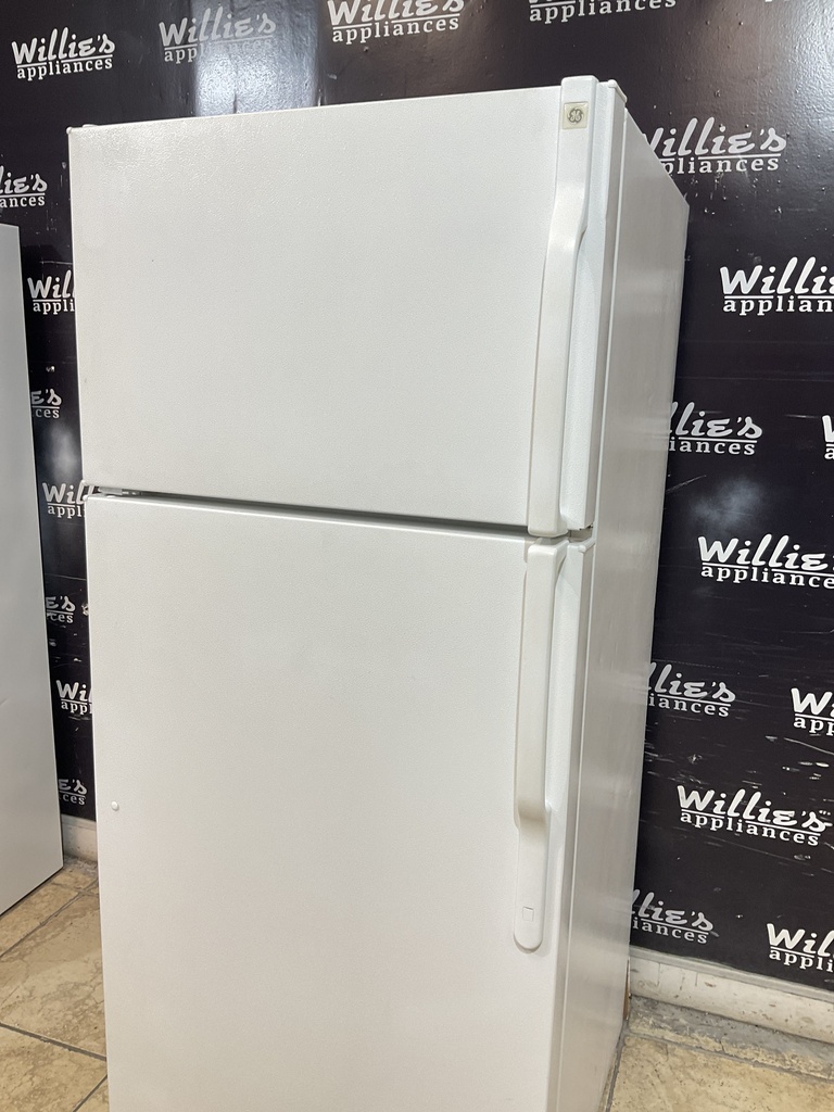 Ge Refrigerator Top and Bottom 28x64 1/2” (White) 
