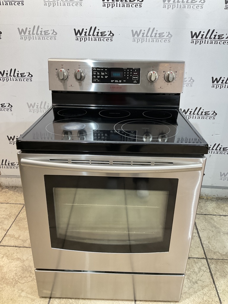 Samsung Electric Stove 220volts (40/50 AMP) 30inches {3 prong} (Stainless steel} 