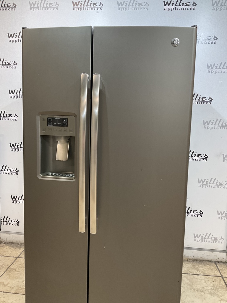 Ge Refrigerator Side by Side 36x69 1/2” (Dark Stainless)