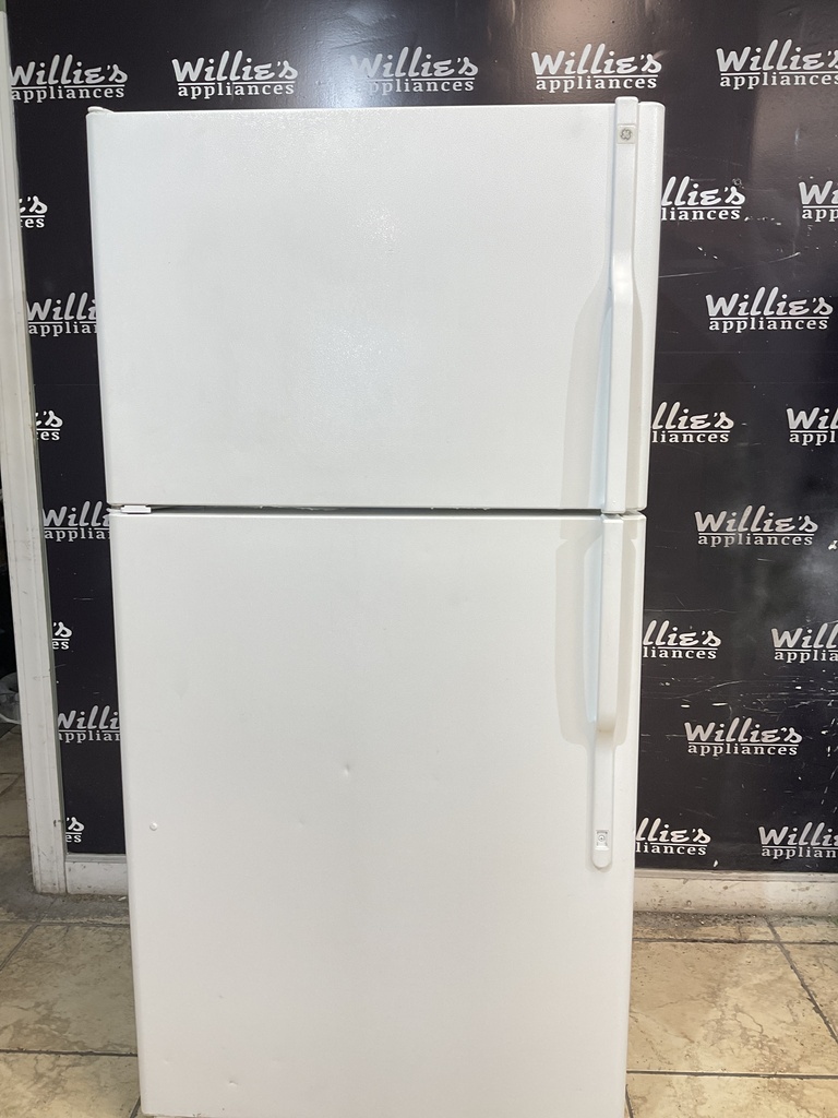 Ge Refrigerator Top and Bottom 33x67 (white) 