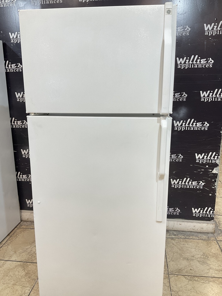 Ge Refrigerator Top and Bottom 28x64 1/2” (White) 