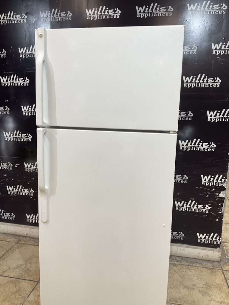 Ge Refrigerator Top and Bottom 28x64 1/2” (white) 