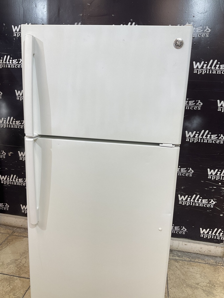 Ge Refrigerator Top and Bottom 28x61 1/2” (White) 