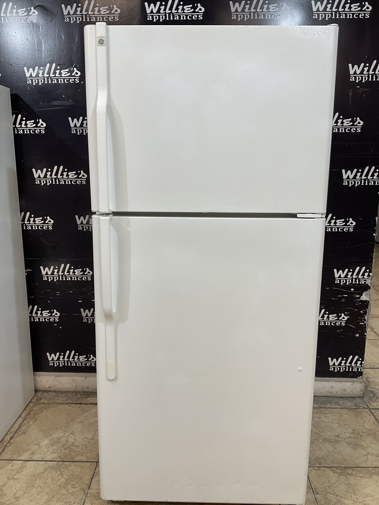 Ge Refrigerator Top and Bottom 30x66 1/2” (White) 