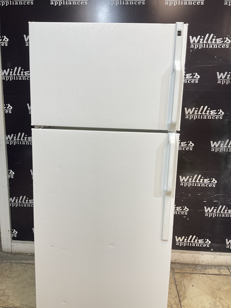 Hotpoint Refrigerator Top and Bottom 28x64 1/2” (White) 