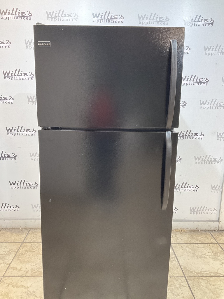 Frigidaire Refrigerator Top and Bottom 28 1/2” x 65” (Black) 