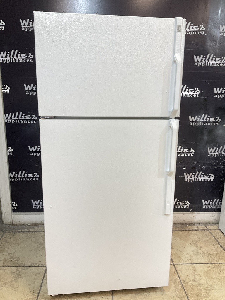 Hotpoint Refrigerator Top and Bottom 28x61 1/2” (White) 