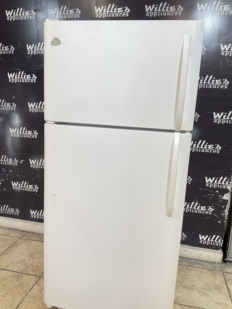 White Westinghouse Refrigerator Top and Bottom 30x66 1/2” (White) 