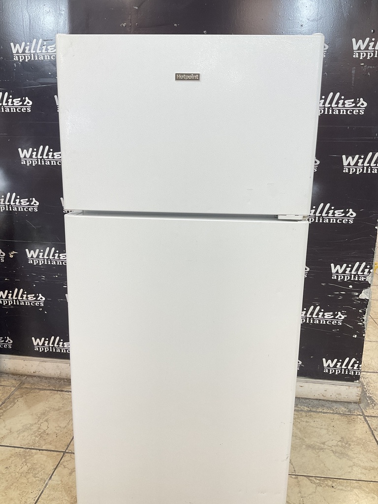 Hotpoint Refrigerator Top and Bottom 28x61 1/2” (White) 