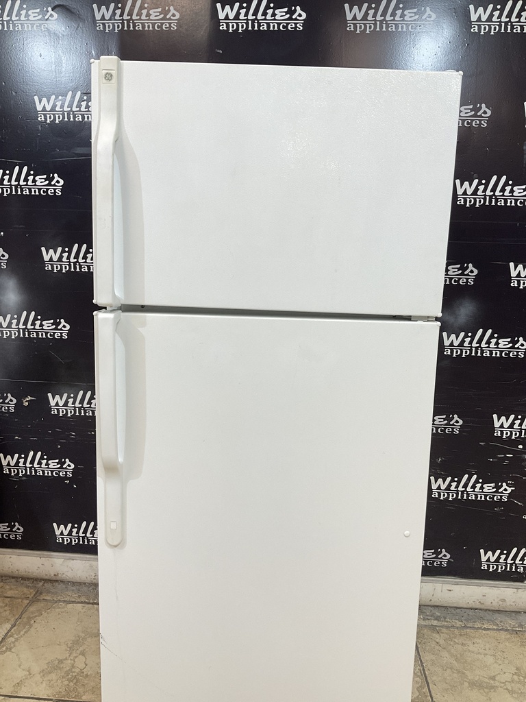Ge Refrigerator Top and Bottom 28x64 1/2” (white)  