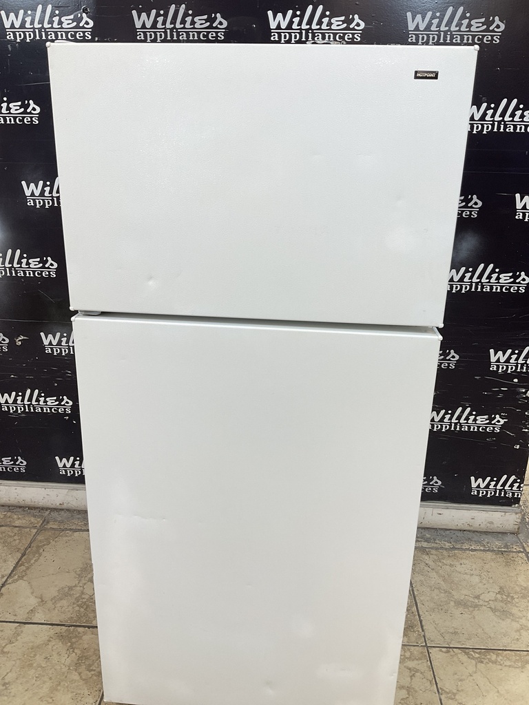 Hotpoint Refrigerator Top and Bottom 28x61 1/2” (White) 