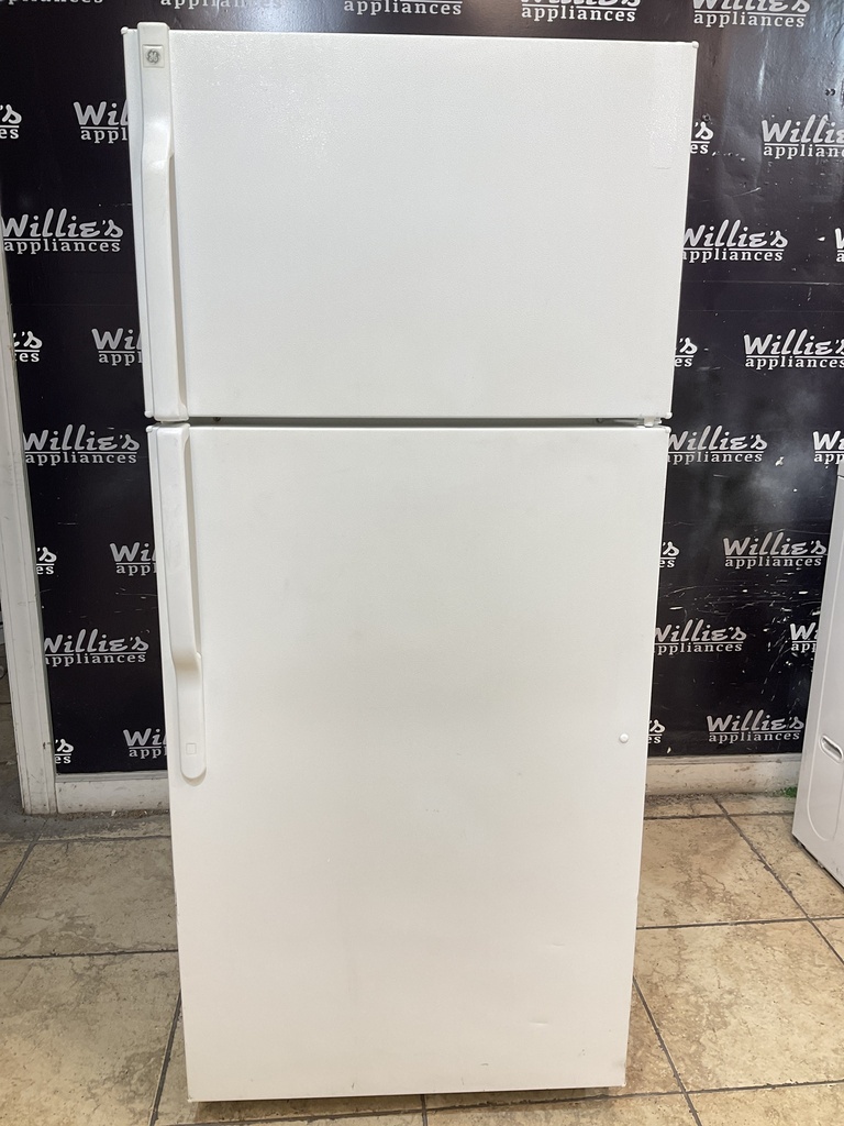 Ge Refrigerator Top and Bottom 28x64 1/2” (white) 