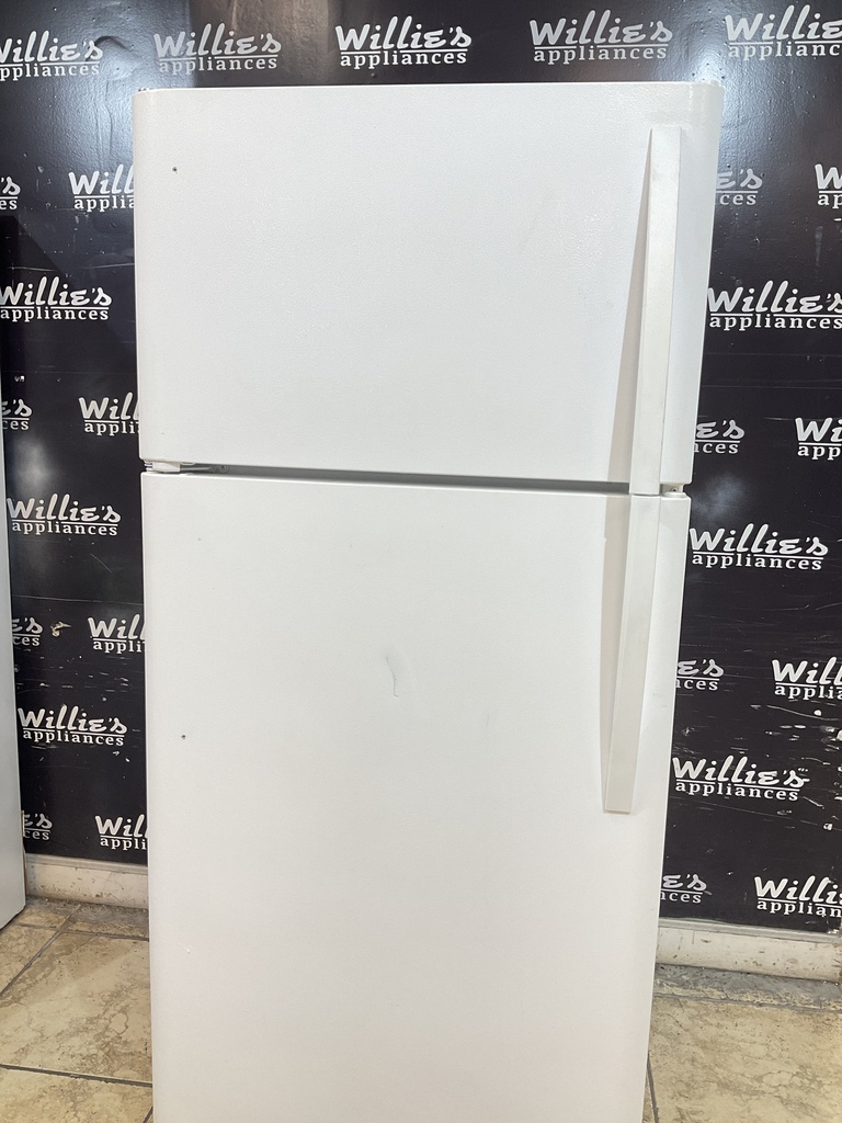 Frigidaire Refrigerator Top and Bottom 30x65 1/2” (white) 