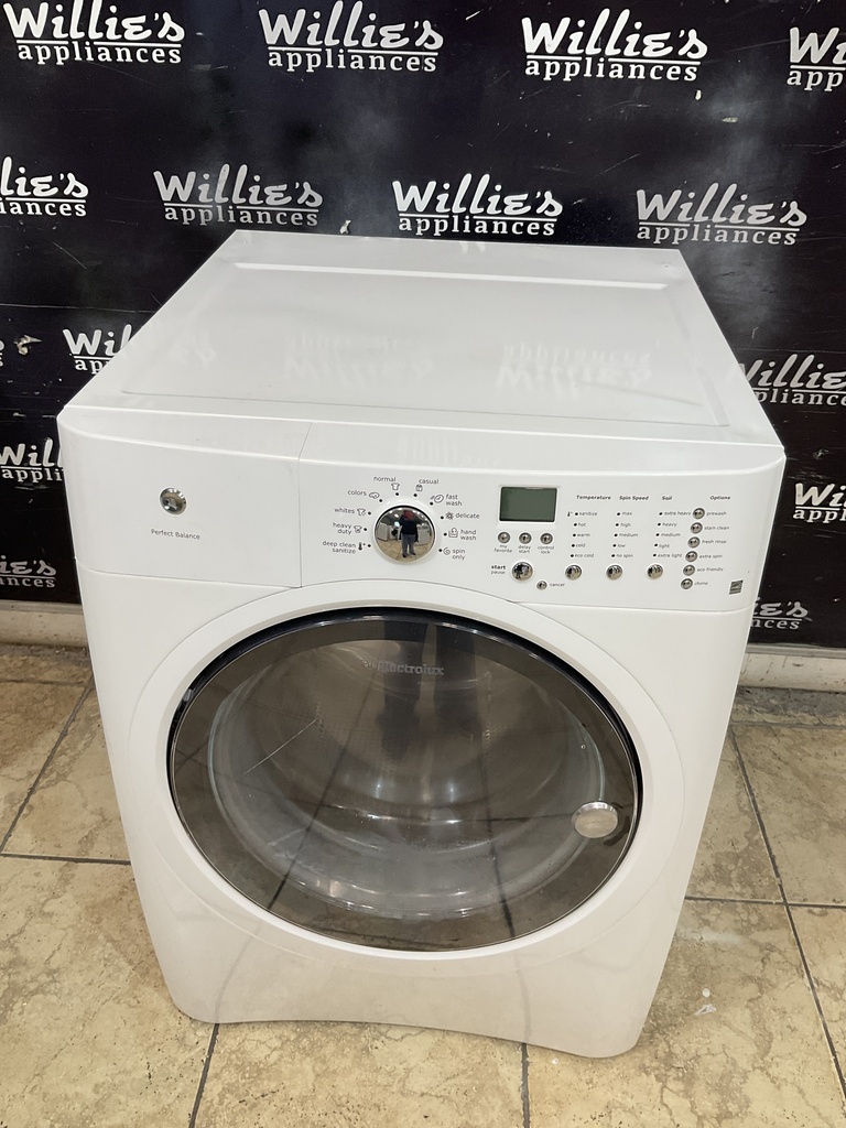 Electrolux Washer Front-load 27inches (White) 