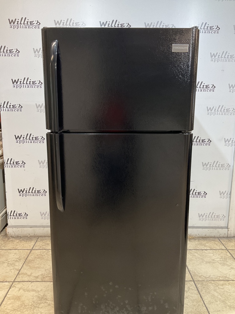 Frigidaire Refrigerator Top and Bottom 30x66 (Black)