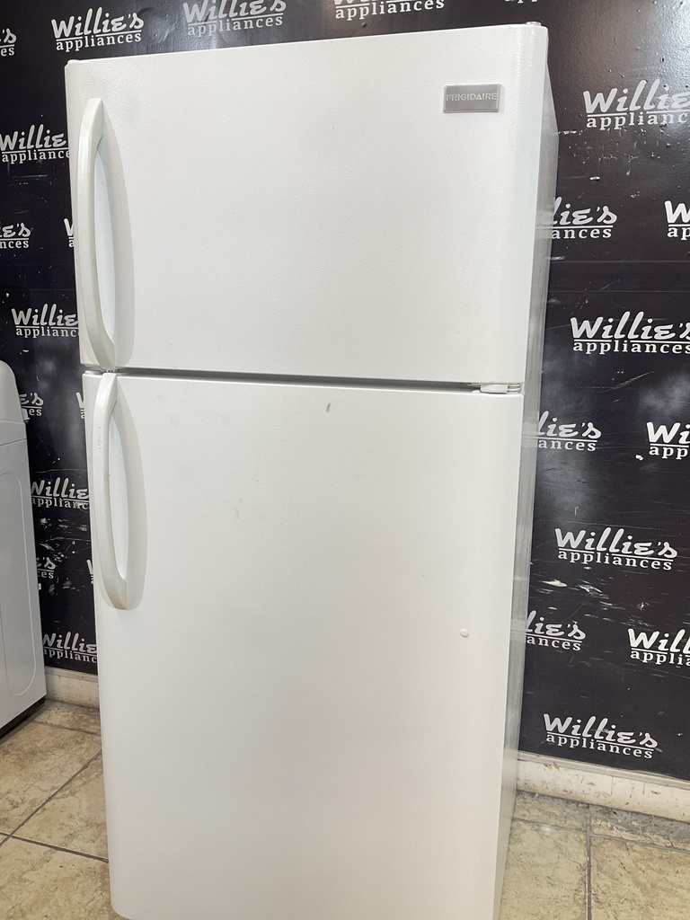 Frigidaire Refrigerator Top and Bottom 30x65 1/2” (White) 