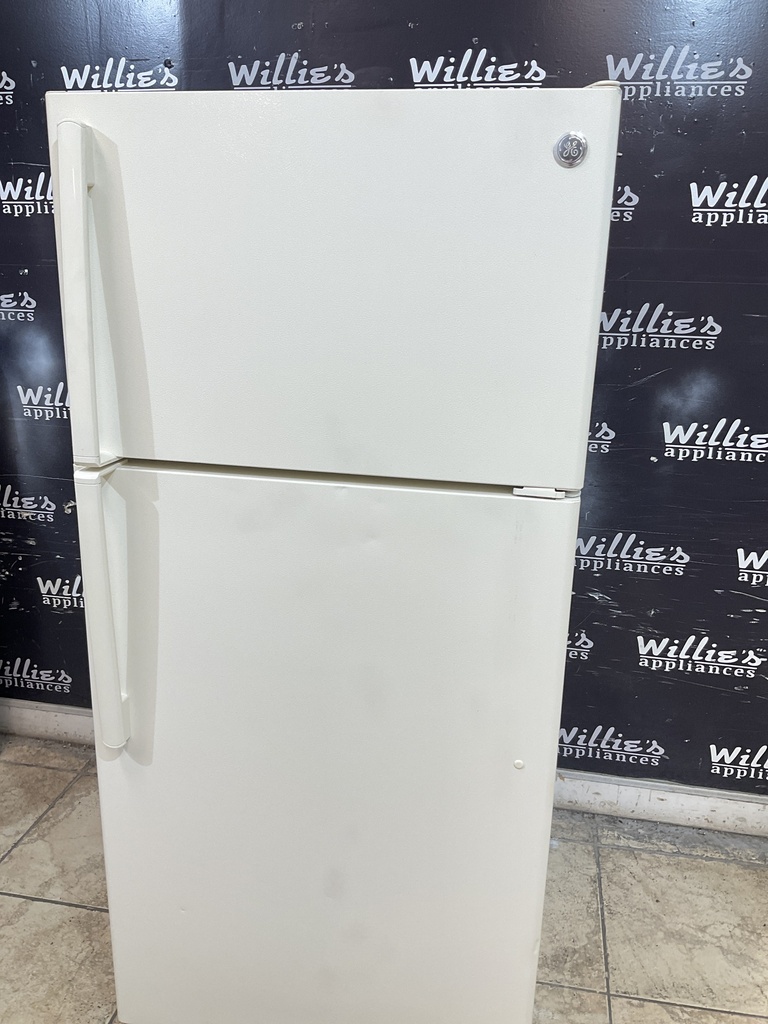 Ge Refrigerator Top and Bottom 28x61 1/2” (bisque) 