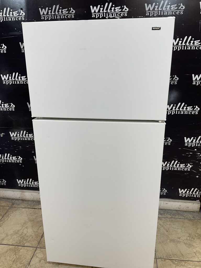 Hotpoint Refrigerator Top and Bottom 28x61 1/2” (White) 
