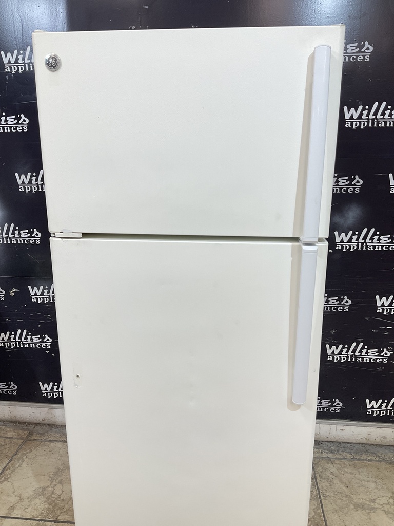 Ge Refrigerator Top and Bottom 28x64 1/2” (White) 