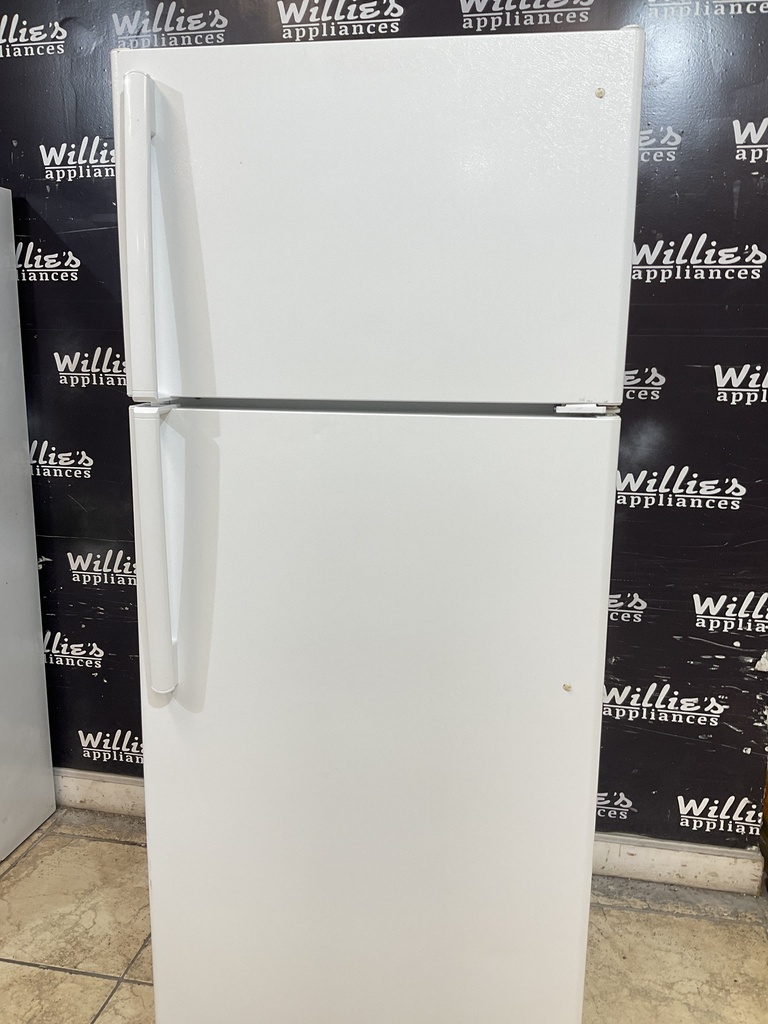 Ge Refrigerator Top and Bottom 28x67 (White) 