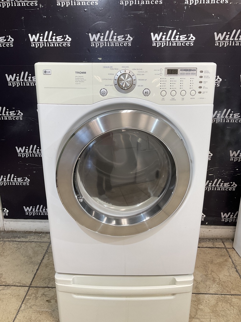 Lg Electric Dryer 220volts (30 AMP) 27inches {4 prong} (White) 
