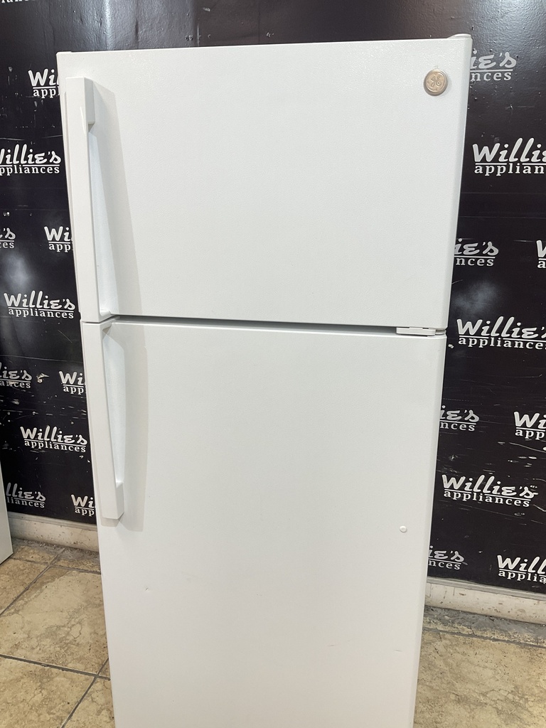 Ge Refrigerator Top and Bottom 28x64 1/2” (White) 