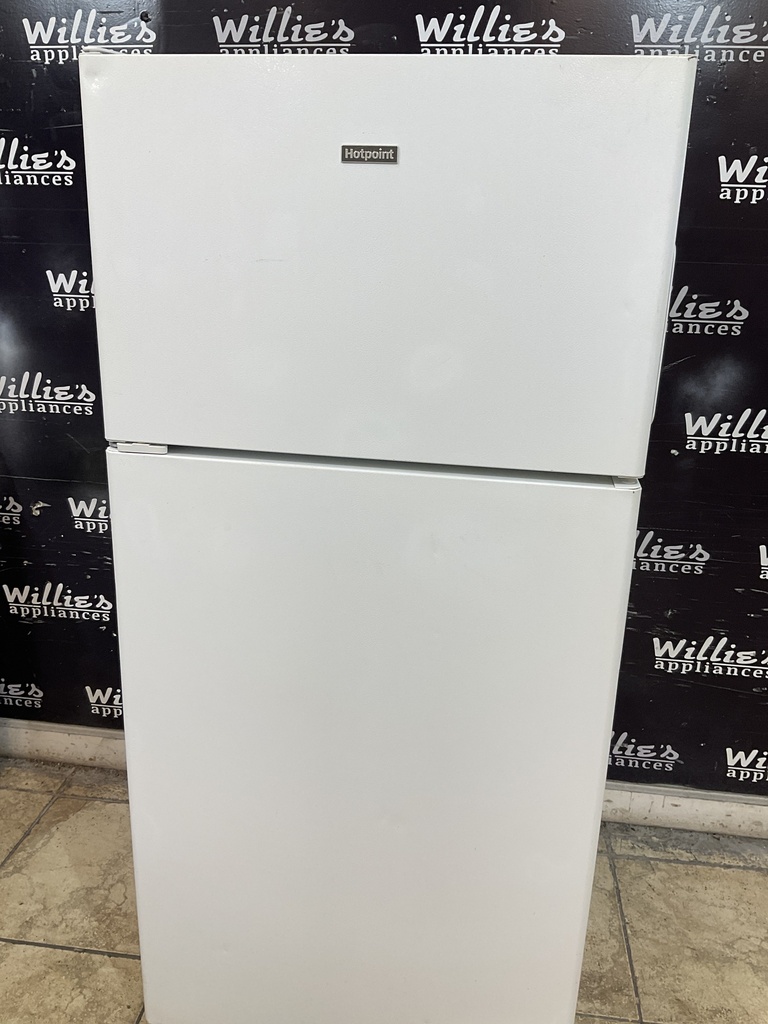 Hotpoint Refrigerator Top and Bottom 28x61 1/2” (White) 