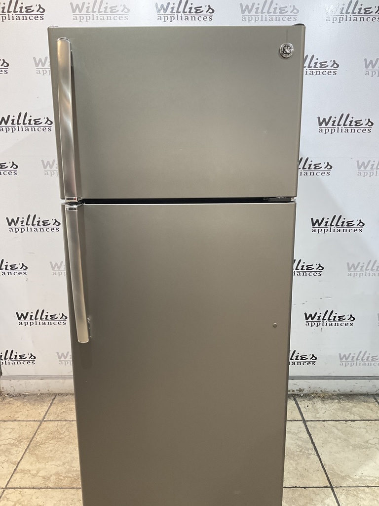 Ge Refrigerator Top and Bottom 28x66 1/2” (Black Stainless) 
