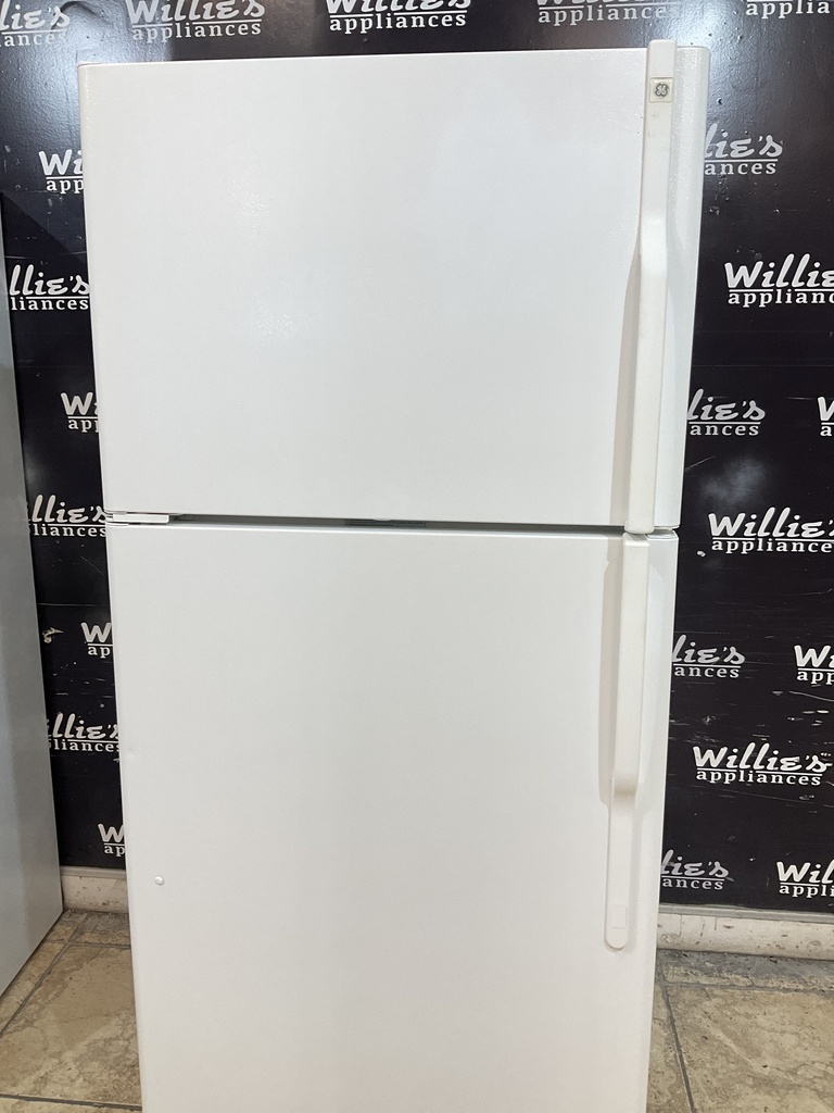 Ge Refrigerator Top and Bottom 30x66 (White) 
