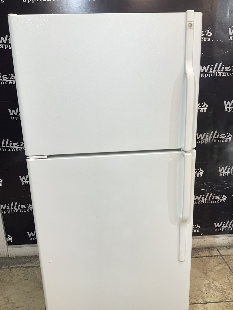 Ge Refrigerator Top and Bottom 30x66  (White)