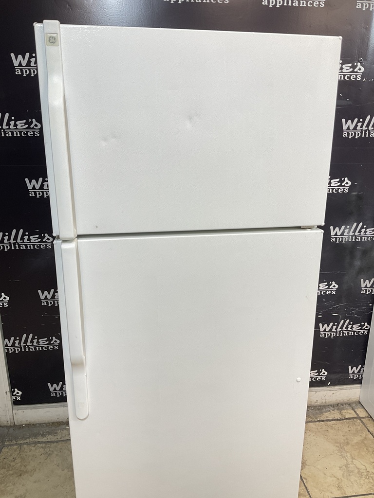 Ge Refrigerator Top and Bottom 28x67 (white) 