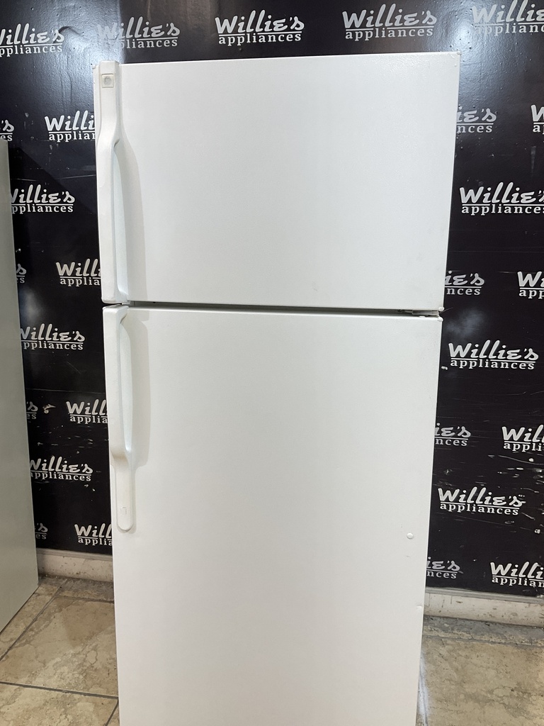 Ge Refrigerator Top and Bottom 28x67 1/2” (White) 