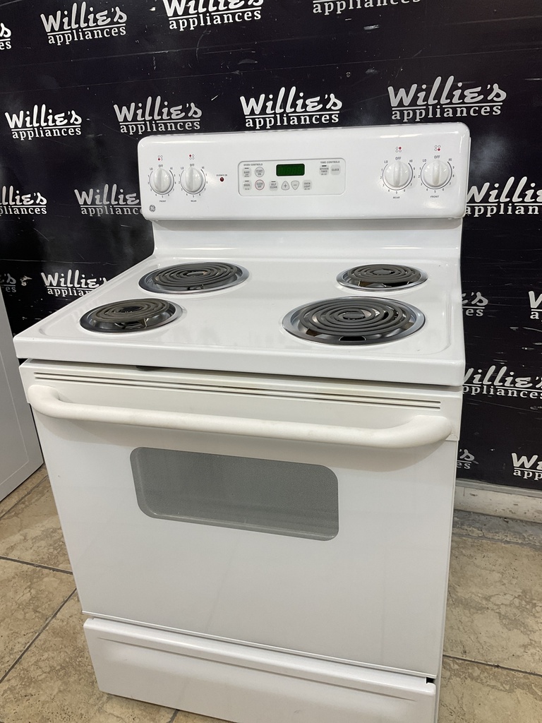 Ge Electric Stove. 220volts (40/50 AMP) 30inches {no cord} (White) 