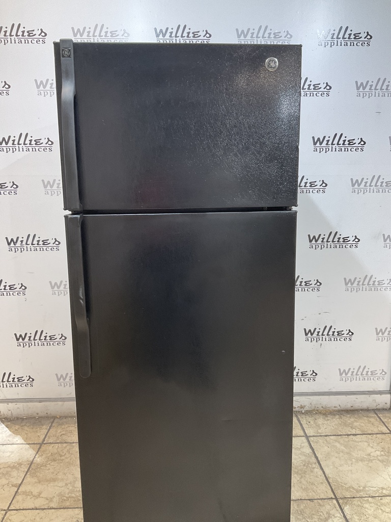 Ge Refrigerator Top and Bottom 28x67 1/2” (Black) 