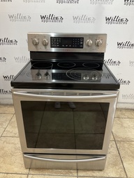 [87394] Samsung Used Electric Stove 20 volts (40/50 AMP) 30inches”