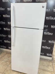 [88093] Ge Used Refrigerator Top and Bottom 28x66 1/2”