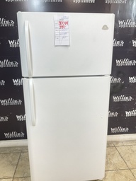 [88544] White Westinghouse Used Refrigerator Top and Bottom 30x65 1/2”