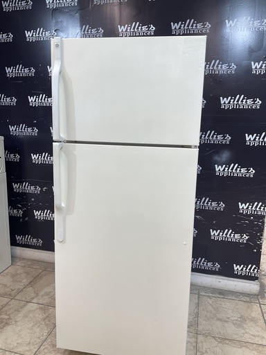 [92039] Ge Used Refrigerator Top and Bottom 28x67