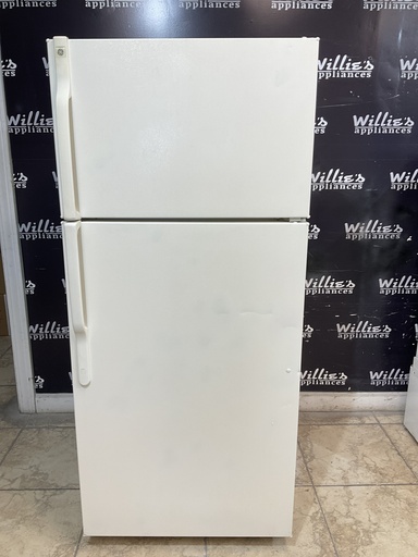 [95845] Ge Used Refrigerator Top and Bottom 28x64 1/2” 