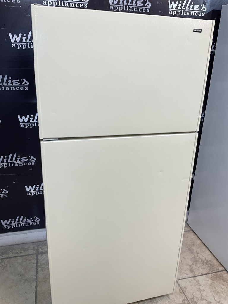 Hotpoint Used Refrigerator Top and Bottom 28x61 1/2” 