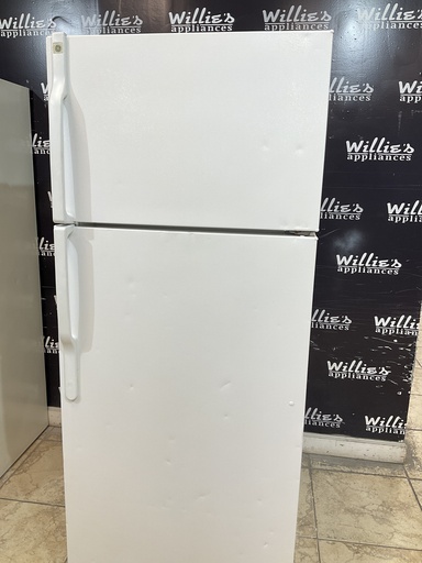 [95958] Ge Used Refrigerator Top and Bottom 28x67 