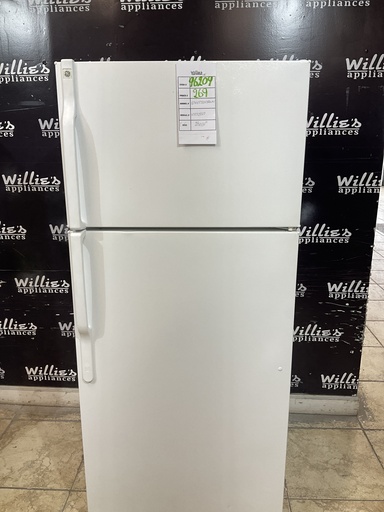[96209] Ge Used Refrigerator Top and Bottom 28x64 1/2” 