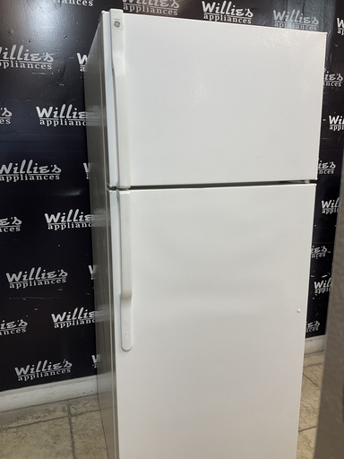 [96286] Ge Used Refrigerator Top and Bottom 28x67