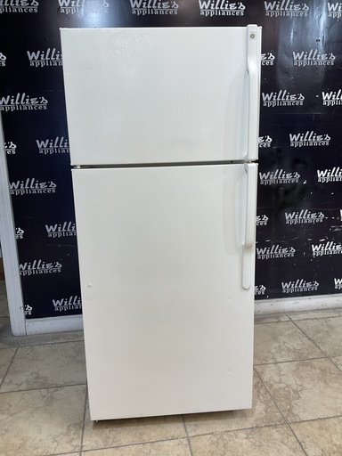 [96337] Ge Used Refrigerator Top and Bottom 28x64 1/2” 